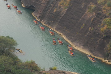 打乒乓球发球时手腕会晃