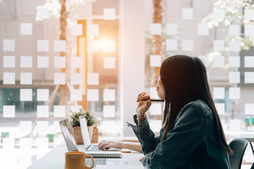 打乒乓球发球时手腕会晃